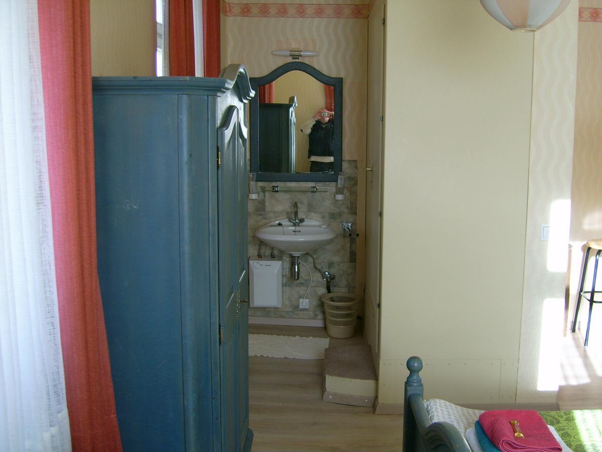 Gasthaus Zur Traube Hatzenport Room photo