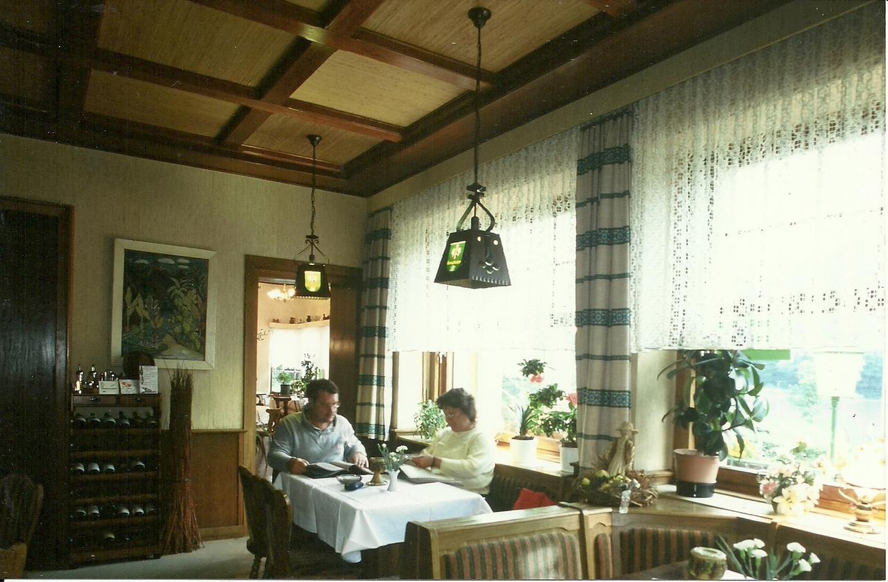 Gasthaus Zur Traube Hatzenport Exterior photo