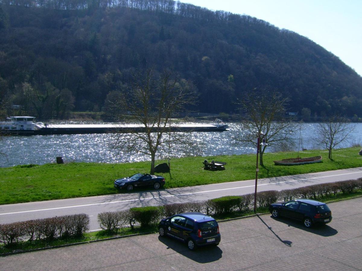 Gasthaus Zur Traube Hatzenport Exterior photo