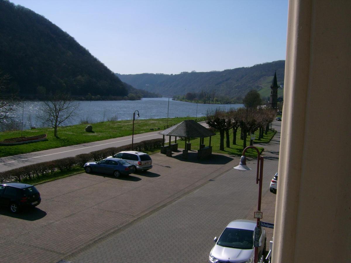 Gasthaus Zur Traube Hatzenport Exterior photo